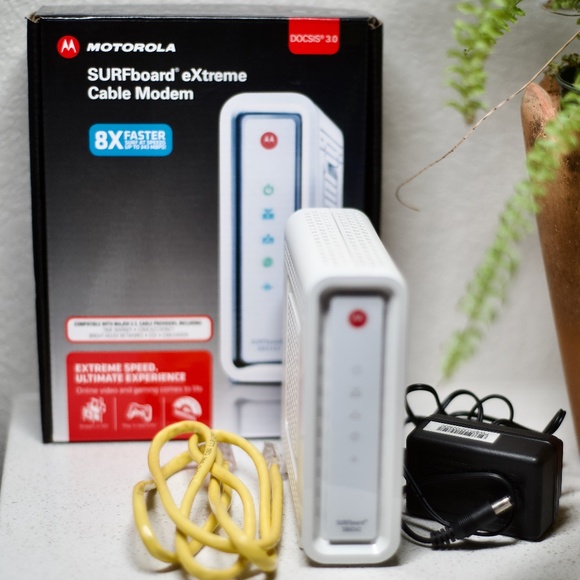Motorola Arris SURFboard SB6141 8x4 DOCSIS 3.0 Cable Modem - Picture 3 of 6